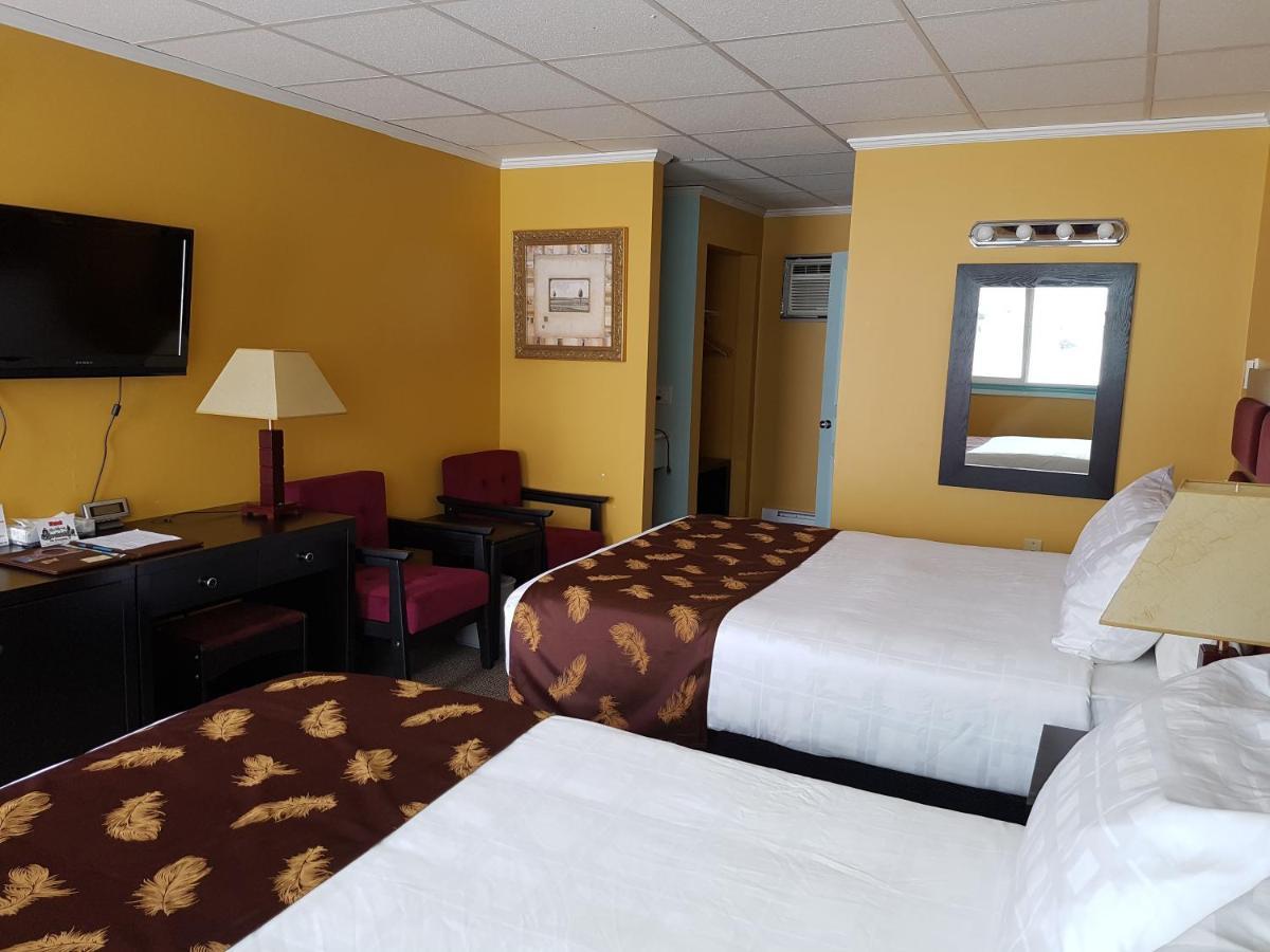 Alpine Inn & Suites Revelstoke Buitenkant foto