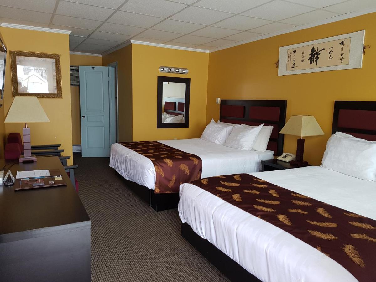 Alpine Inn & Suites Revelstoke Buitenkant foto