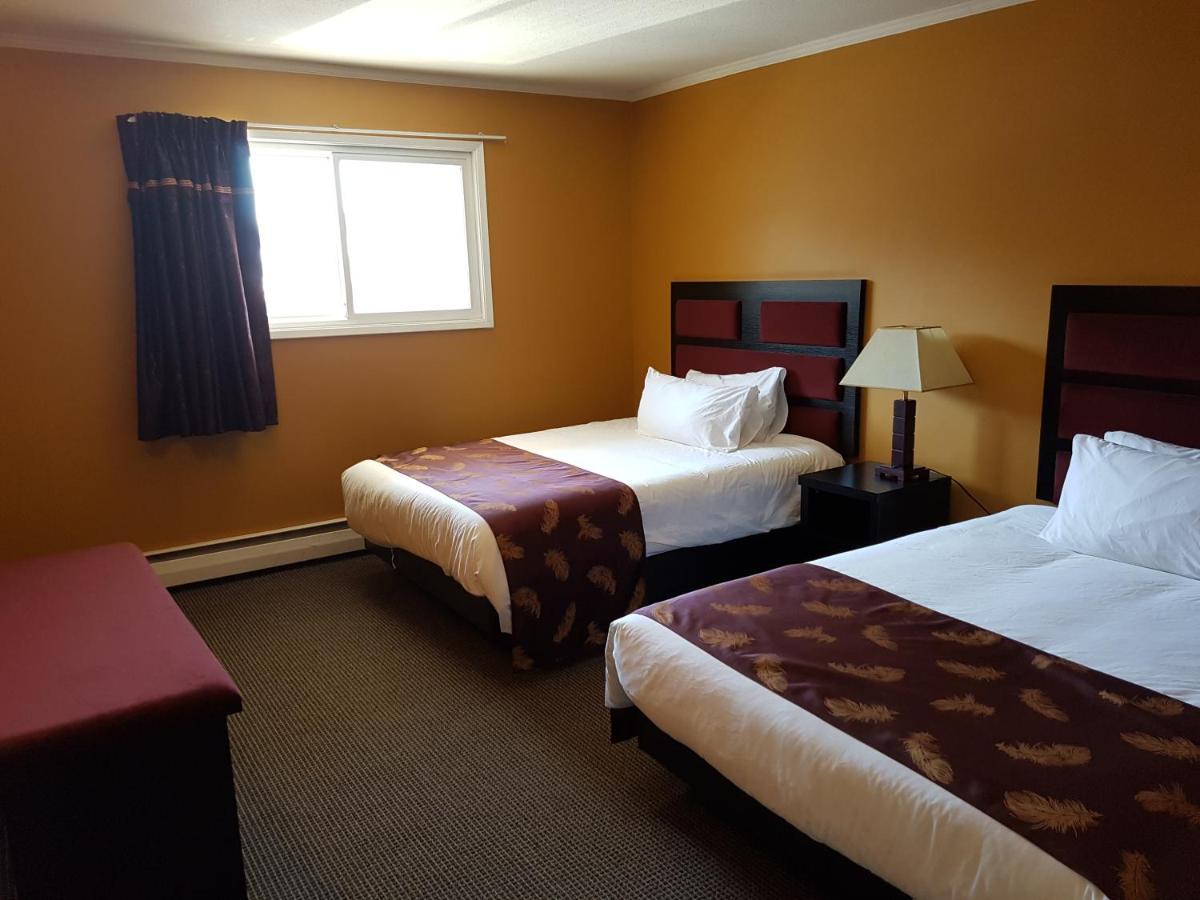 Alpine Inn & Suites Revelstoke Buitenkant foto