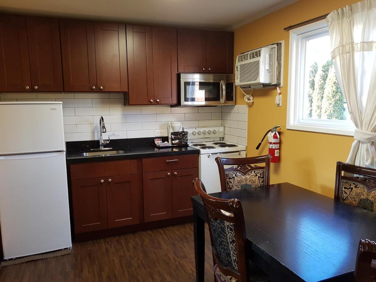 Alpine Inn & Suites Revelstoke Buitenkant foto