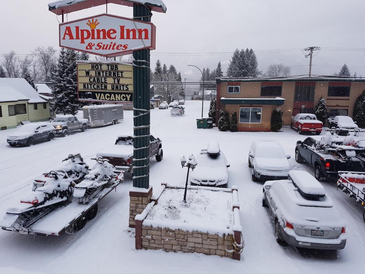 Alpine Inn & Suites Revelstoke Buitenkant foto
